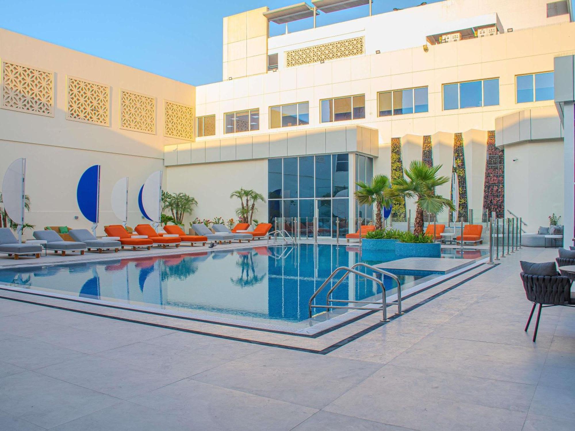 Novotel World Trade Centre Dubai Exterior photo